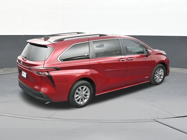 Used 2021 Toyota Sienna XLE image 61