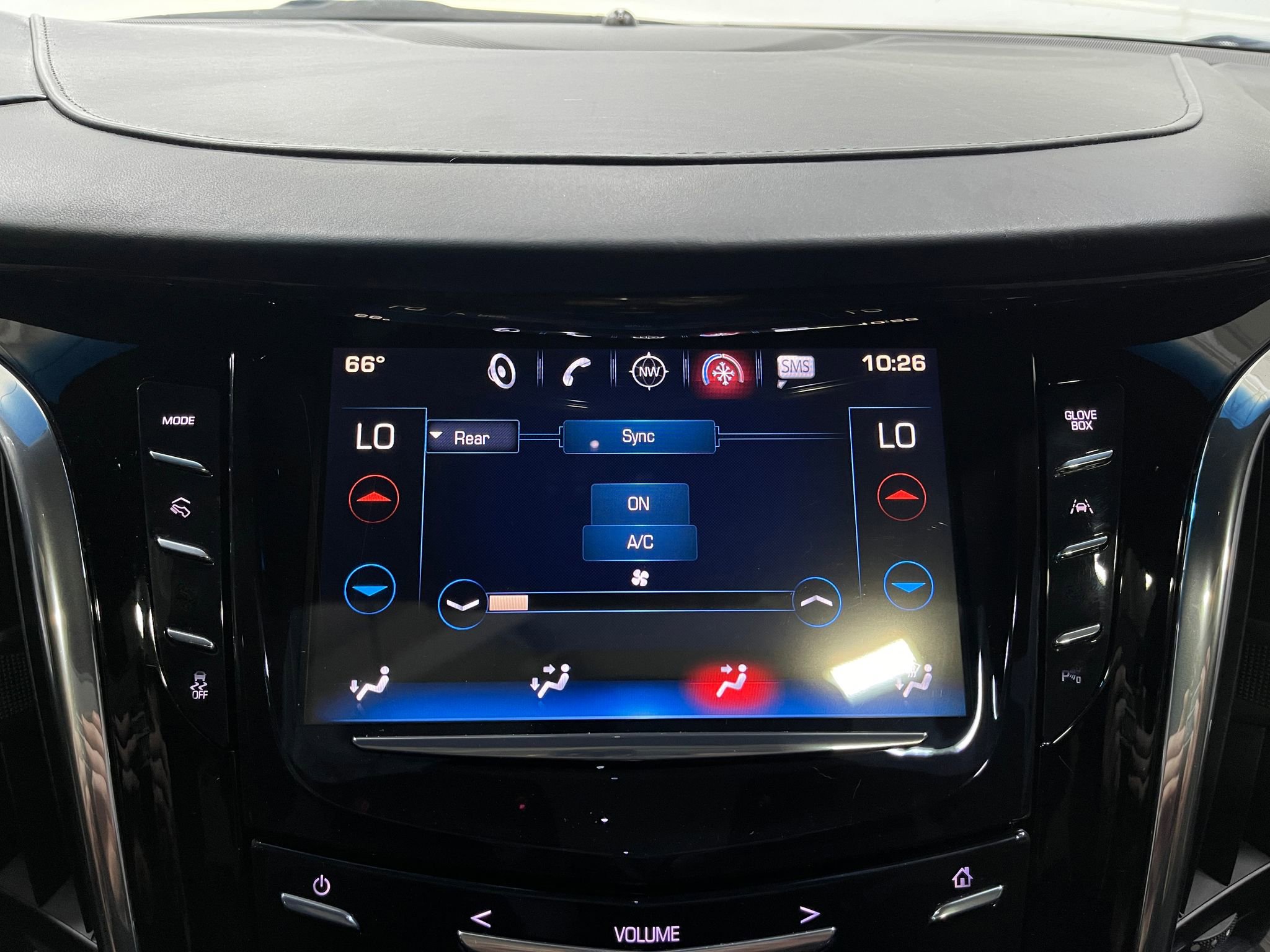 Used 2018 Cadillac Escalade Platinum AWD/4WD image 26