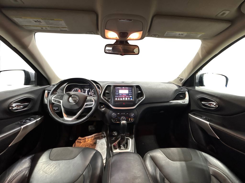 Used 2018 Jeep Cherokee Latitude Plus image 17