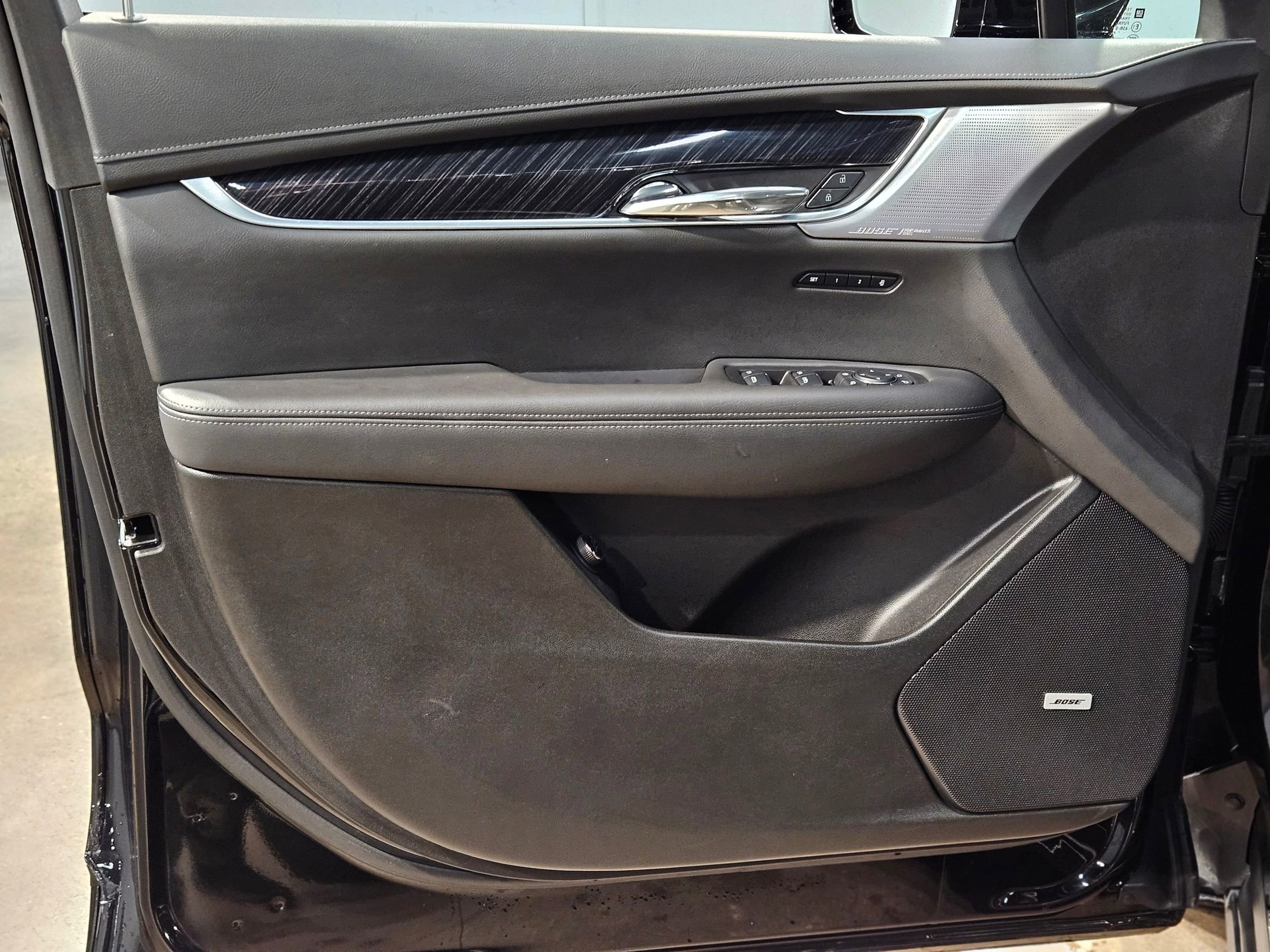 Used 2025 Cadillac XT6 Premium Luxury image 20