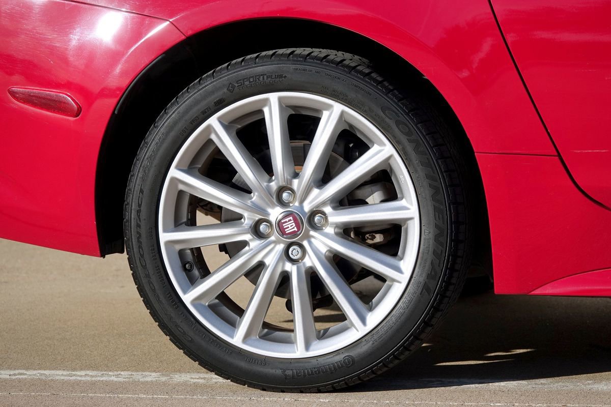 Used 2018 FIAT 124 Spider Lusso w/ Navigation & Sound Group image 26