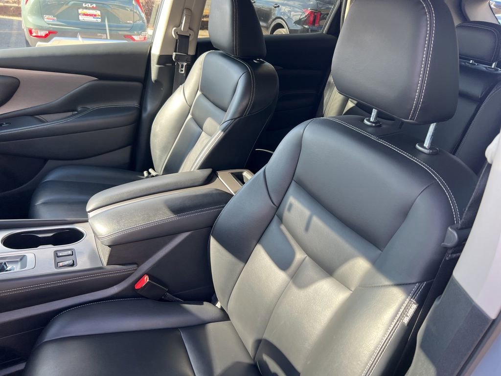 Certified 2023 Nissan Murano SV w/ SV Midnight Edition Package image 5