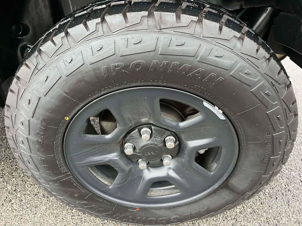 Used 2021 Jeep Wrangler Unlimited Sport image 32