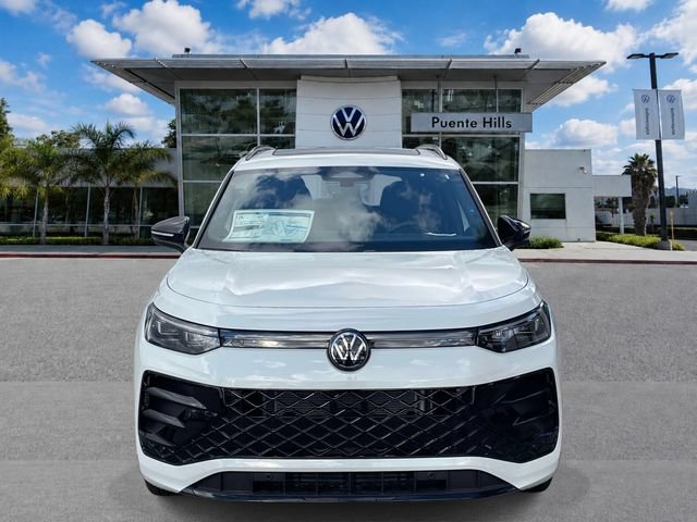 New 2026 Volkswagen Tiguan SEL R-Line AWD/4WD image 2