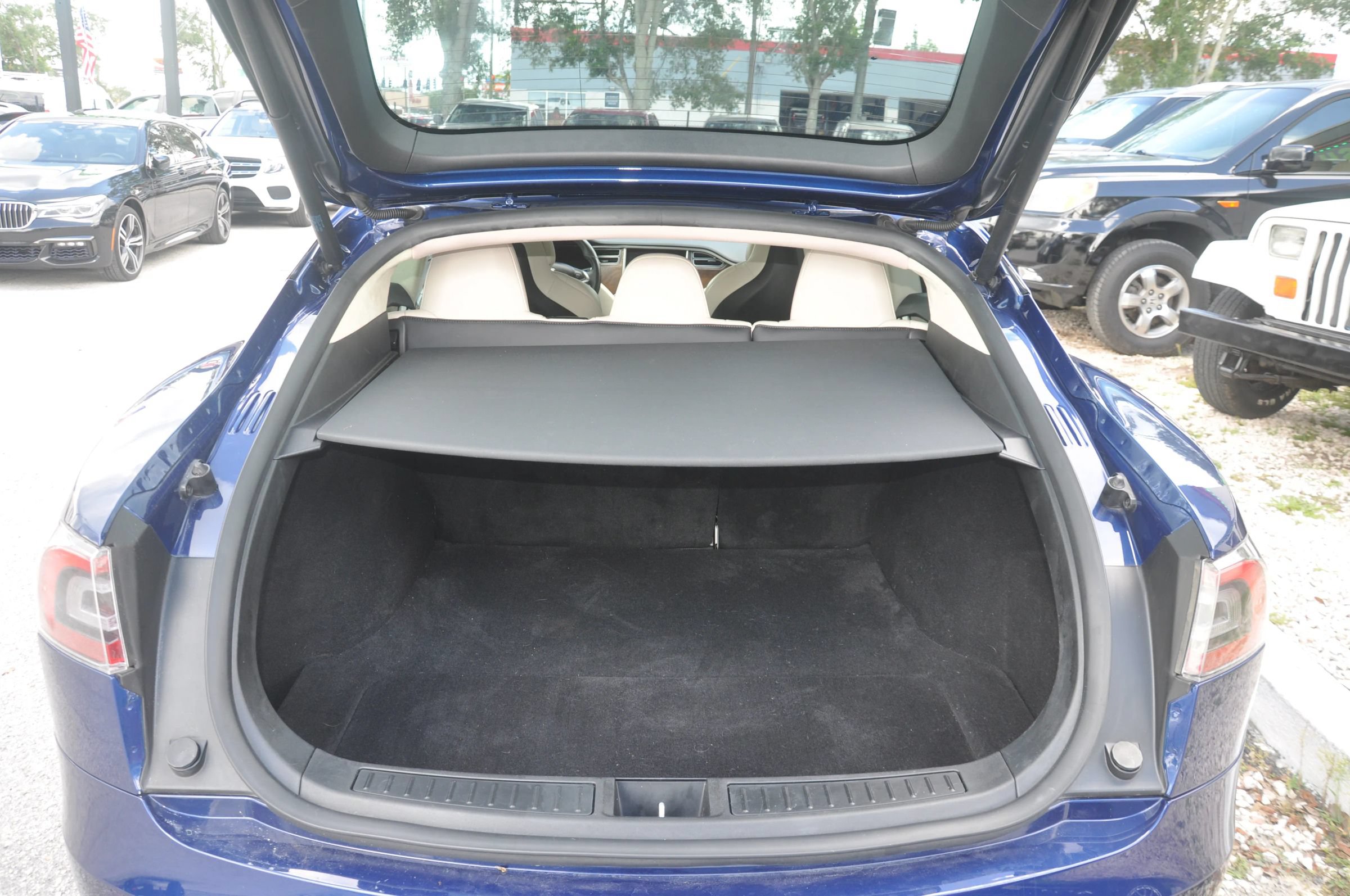 Used 2017 Tesla Model S 75 RWD image 15