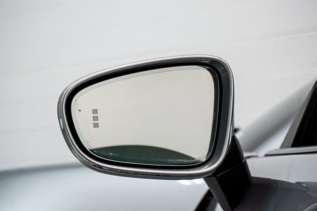 Used 2024 Porsche 911 Carrera RWD image 18