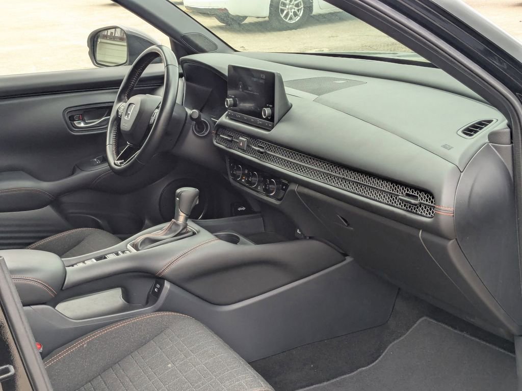 Used 2025 Honda HR-V Sport image 30