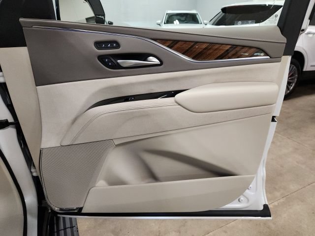 Used 2023 Cadillac Escalade Premium Luxury Platinum AWD/4WD image 39