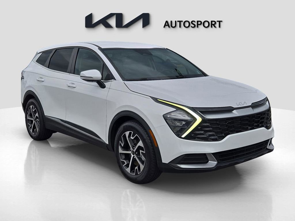 Used 2023 Kia Sportage EX image 3