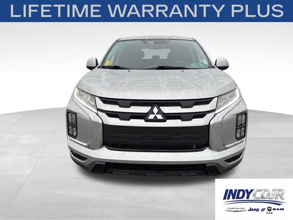 Used 2025 Mitsubishi Outlander Sport LE AWD/4WD image 2