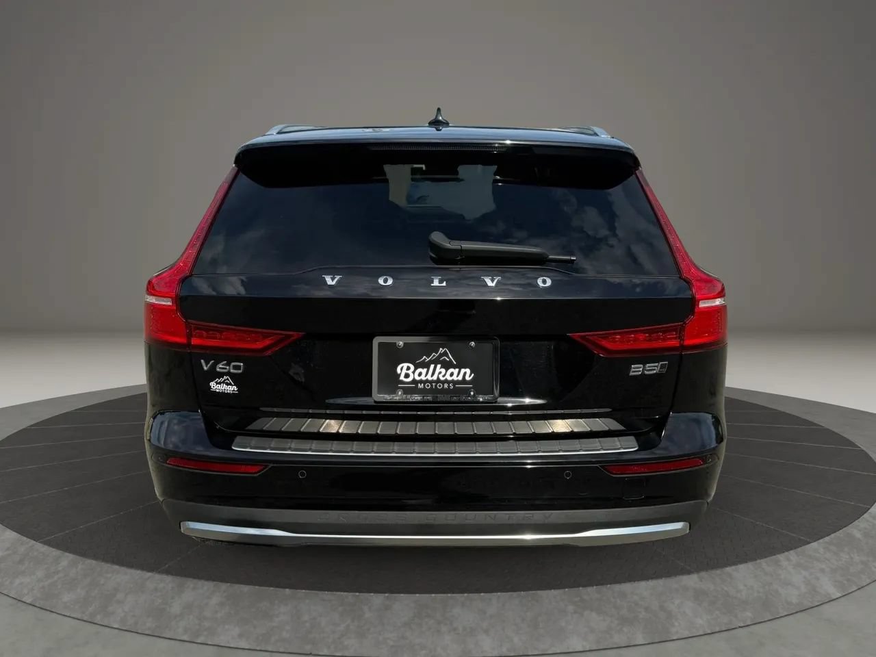 Used 2023 Volvo V60 B5 Cross Country Plus w/ Climate Package AWD/4WD image 7