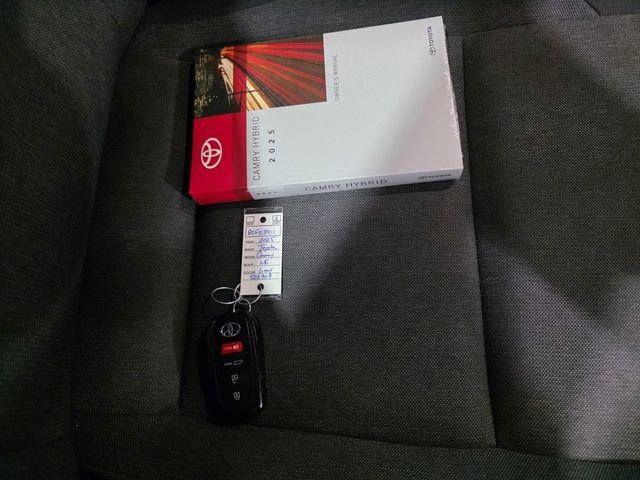 Used 2025 Toyota Camry LE FWD image 9