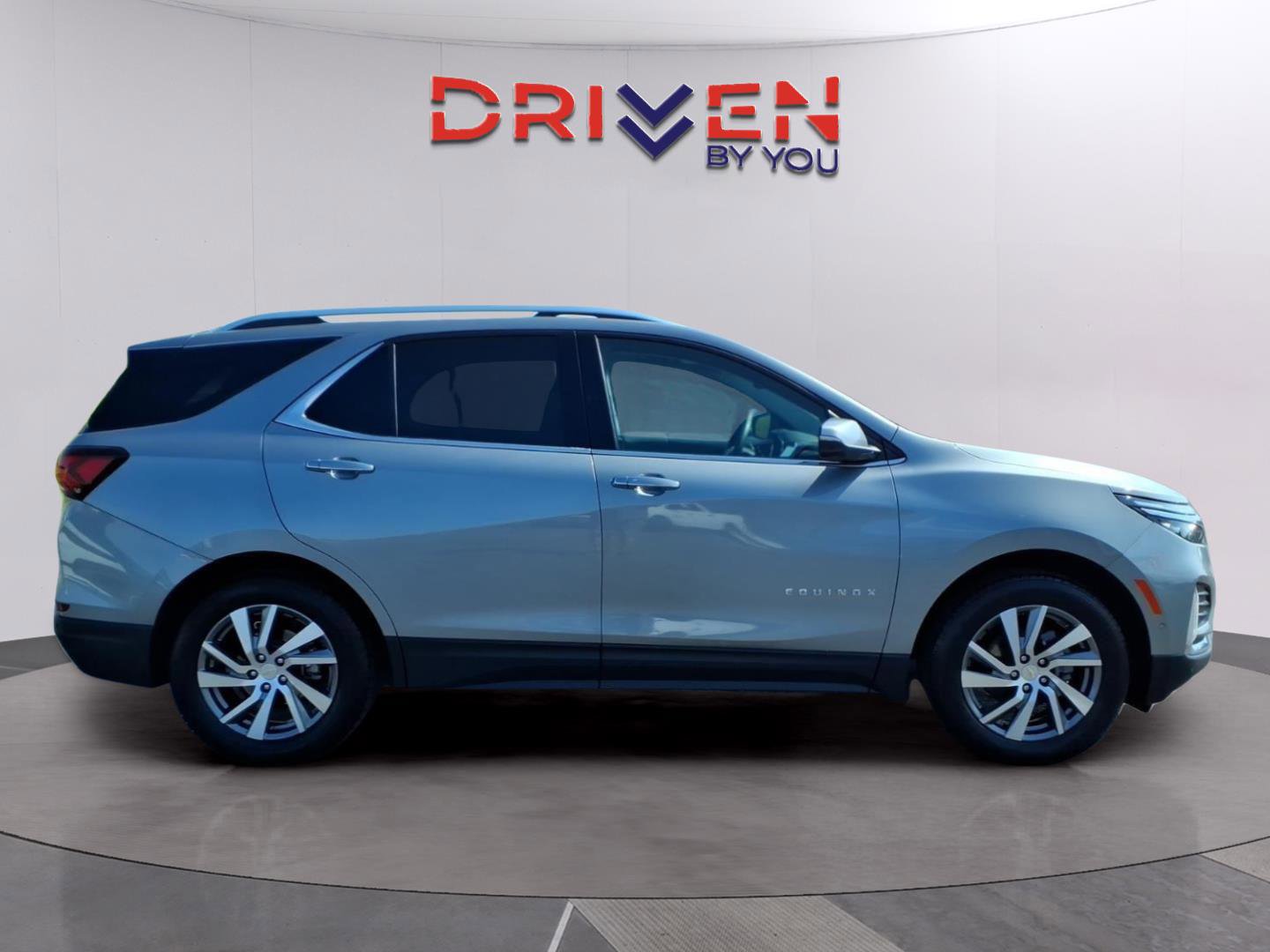 Used 2023 Chevrolet Equinox Premier AWD/4WD image 6