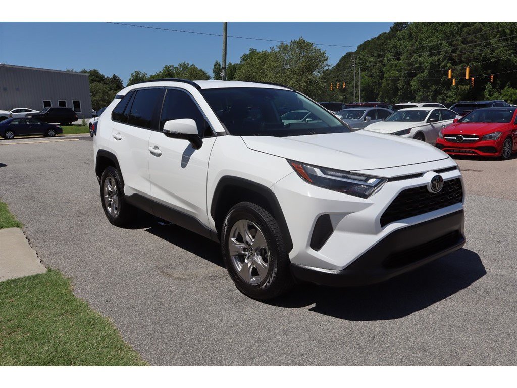 Used 2023 Toyota RAV4 XLE FWD image 9