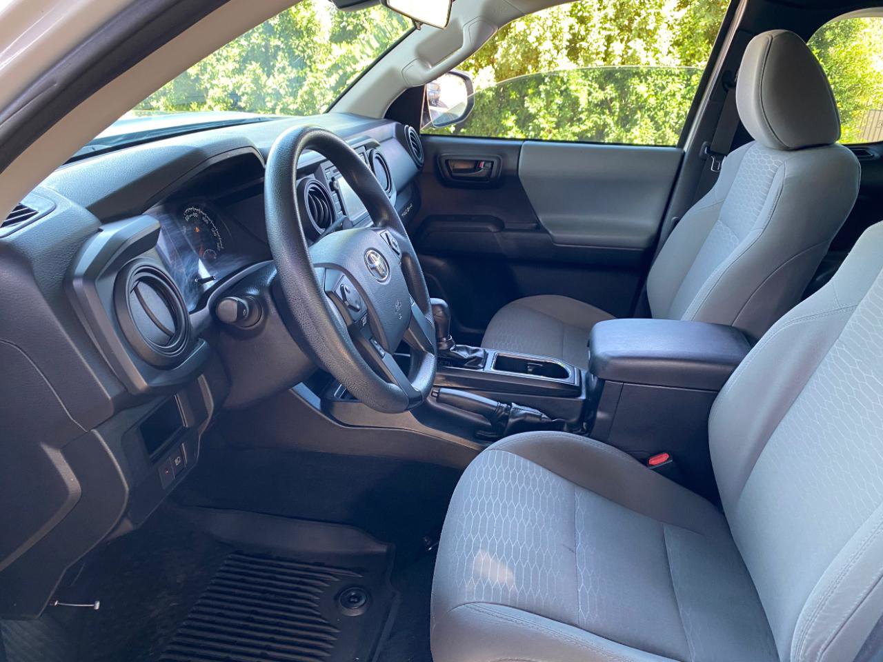 Used 2018 Toyota Tacoma SR RWD image 27