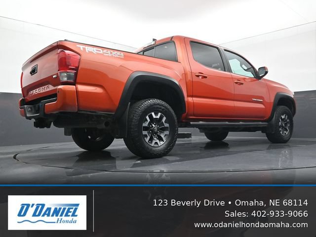 Used 2016 Toyota Tacoma TRD Off-Road AWD/4WD image 12