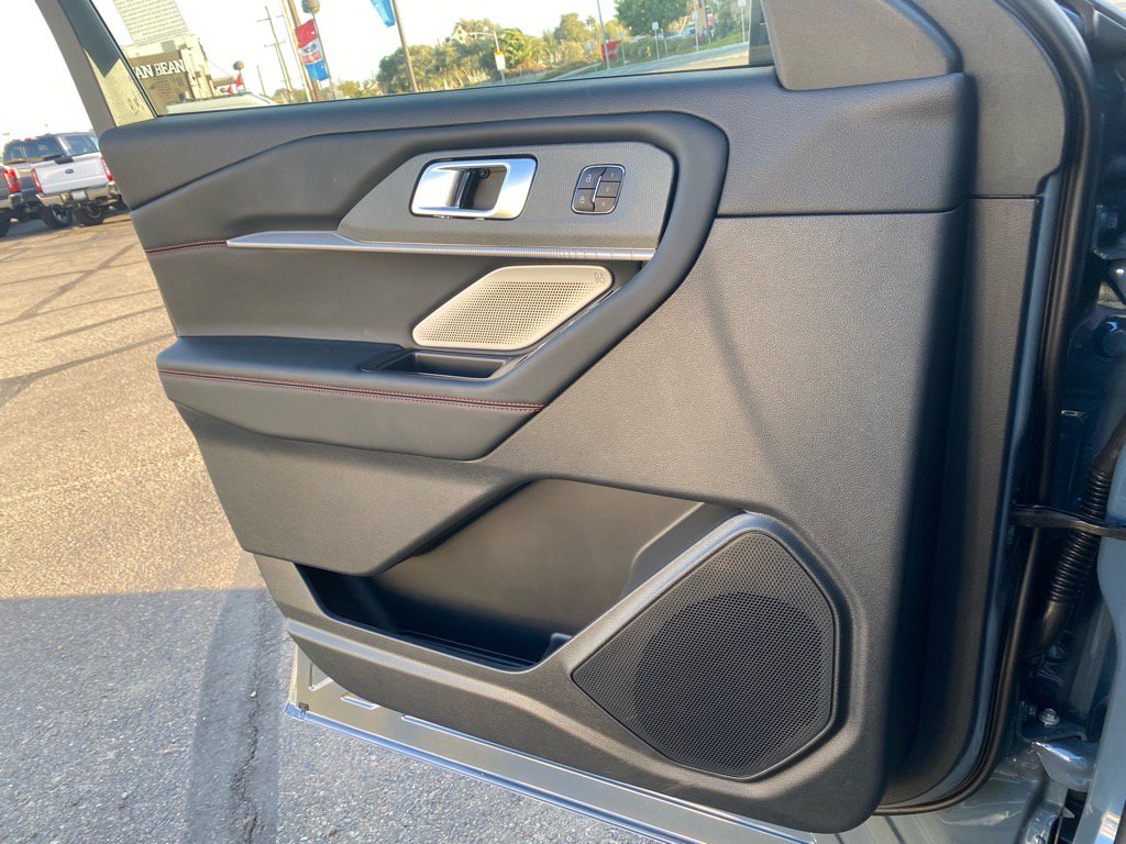 New 2025 Ford Explorer ST image 32