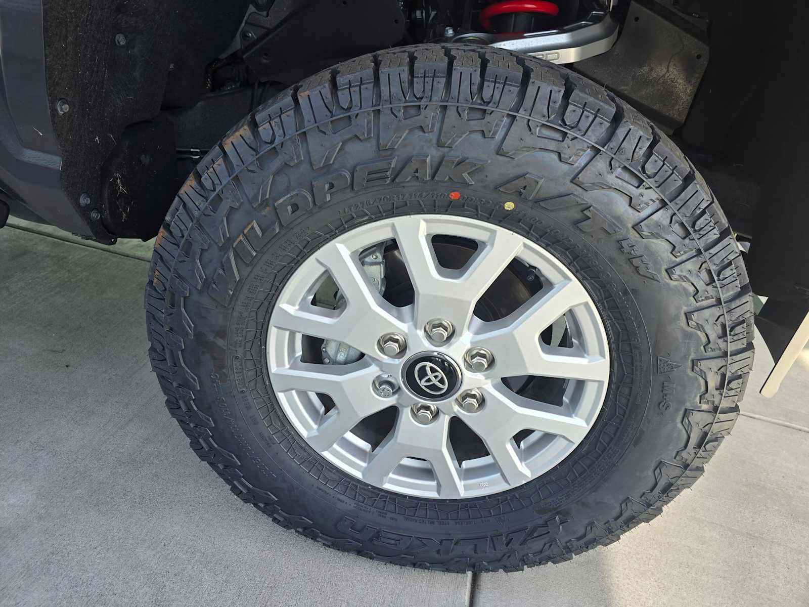 Used 2025 Toyota Tacoma SR5 AWD/4WD image 16