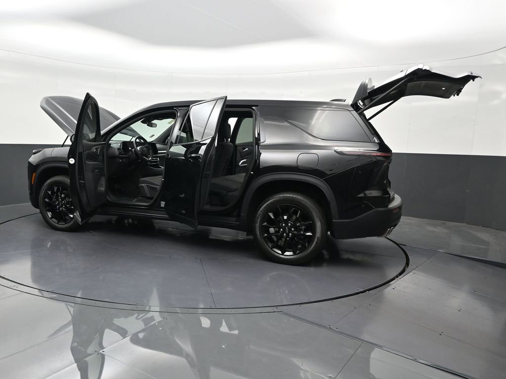 Used 2024 Chevrolet Traverse LS w/ Midnight/Sport Edition FWD image 34