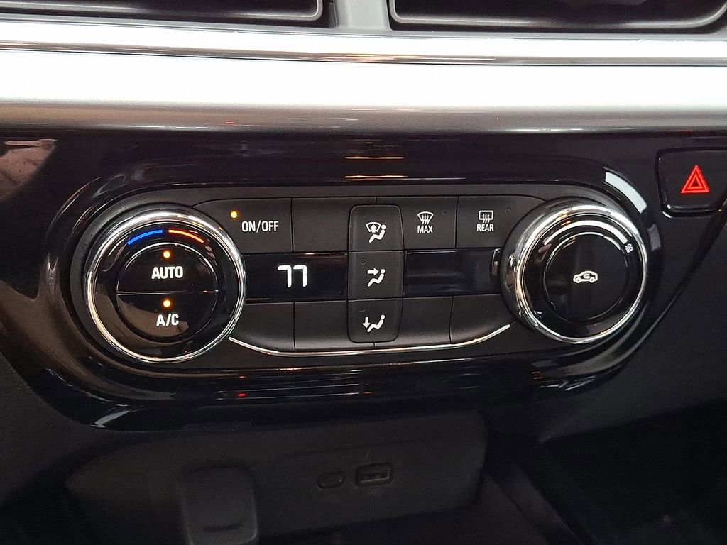 Used 2025 Chevrolet Trax LT image 15