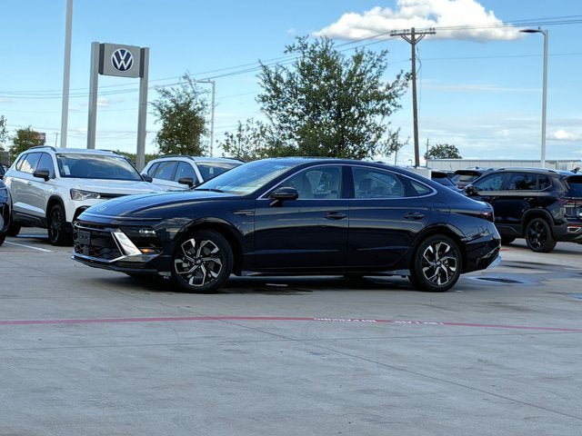 Used 2024 Hyundai Sonata SEL FWD image 2