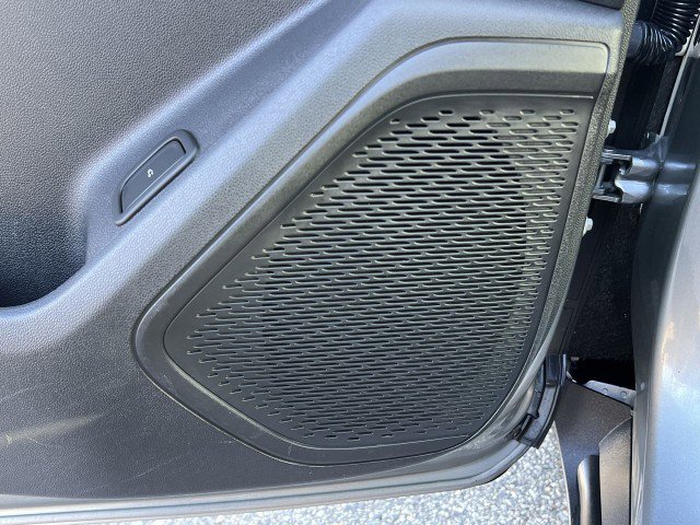 Used 2025 Chevrolet Traverse LT image 24