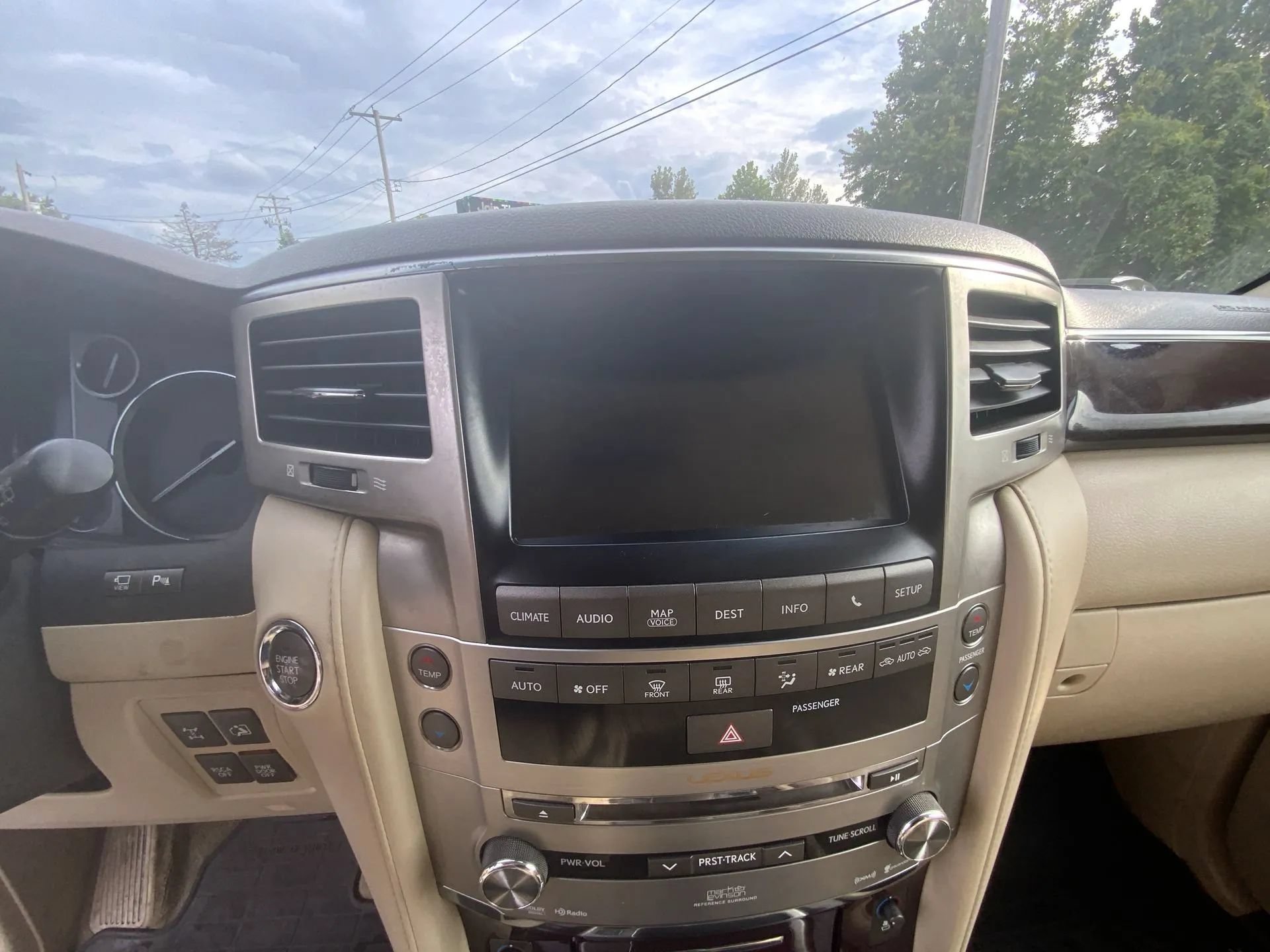 Used 2013 Lexus LX 570 4WD w/ Luxury Pkg image 20