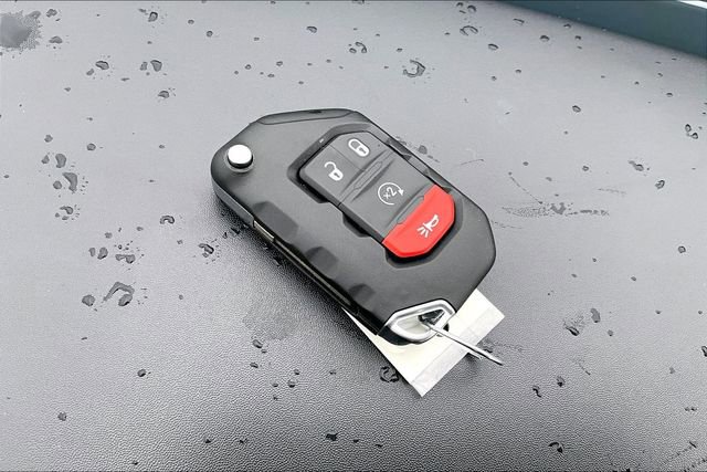 Used 2024 Jeep Wrangler Willys image 10