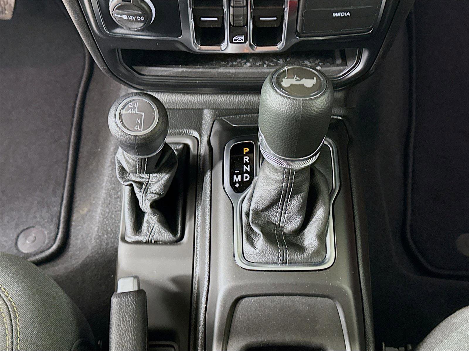 New 2025 Jeep Wrangler Sahara w/ Technology Group image 19