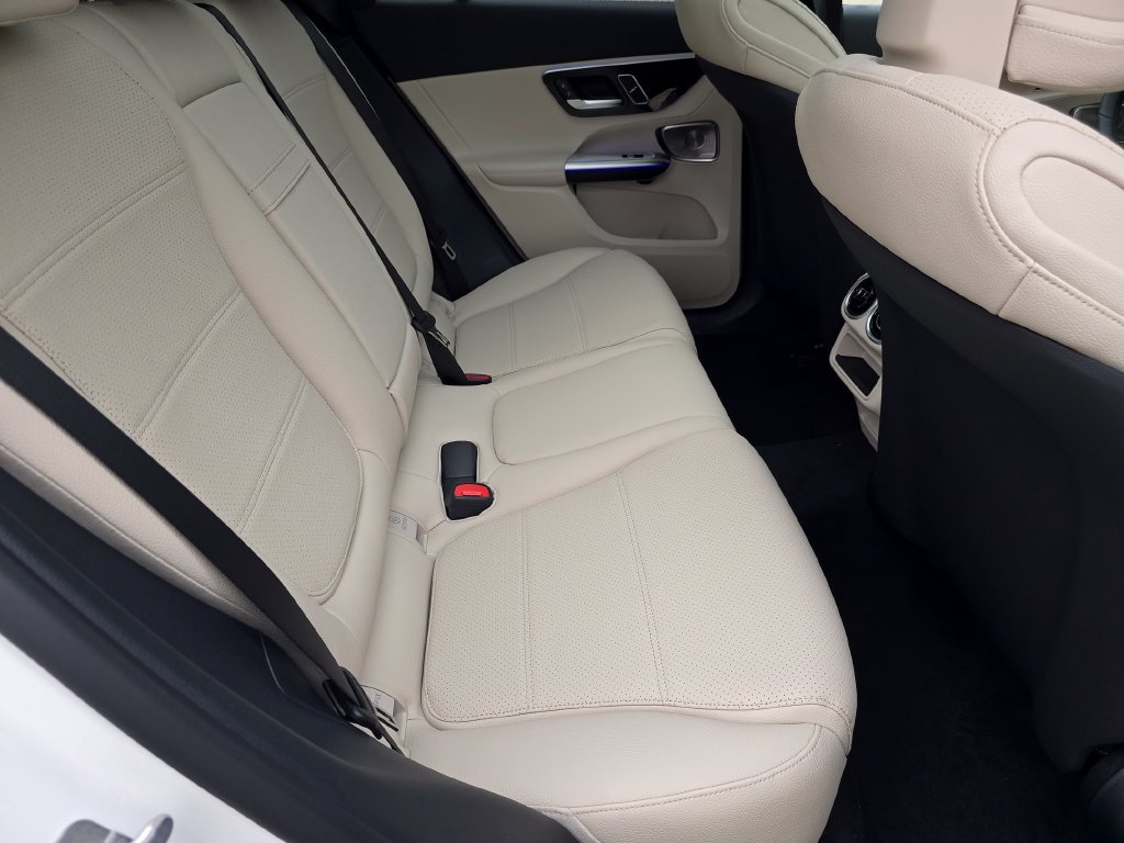 New 2027 Mercedes-Benz GLC 300 4MATIC image 21