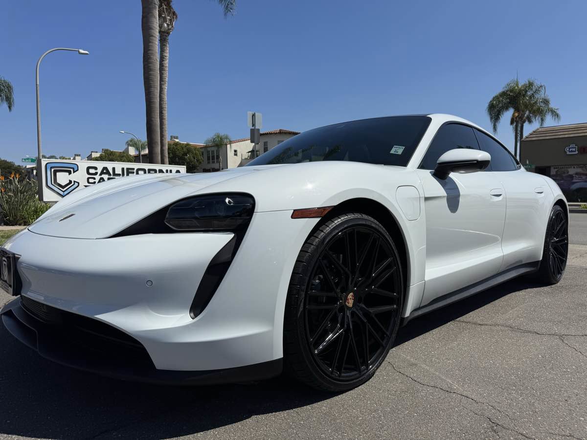 Used 2021 Porsche Taycan image 13