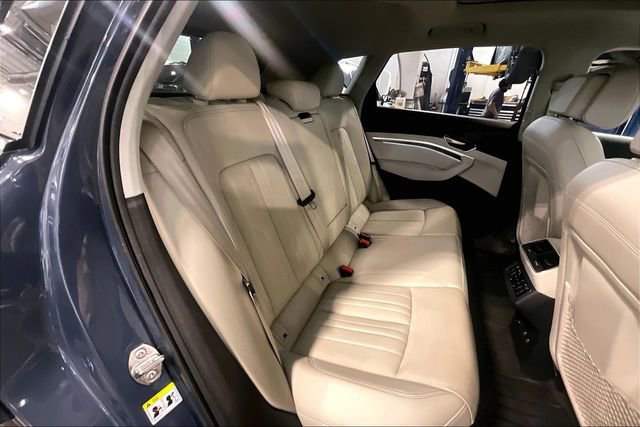 Certified 2024 Audi Q8 e-tron Premium Plus w/ Premium Plus Package image 27