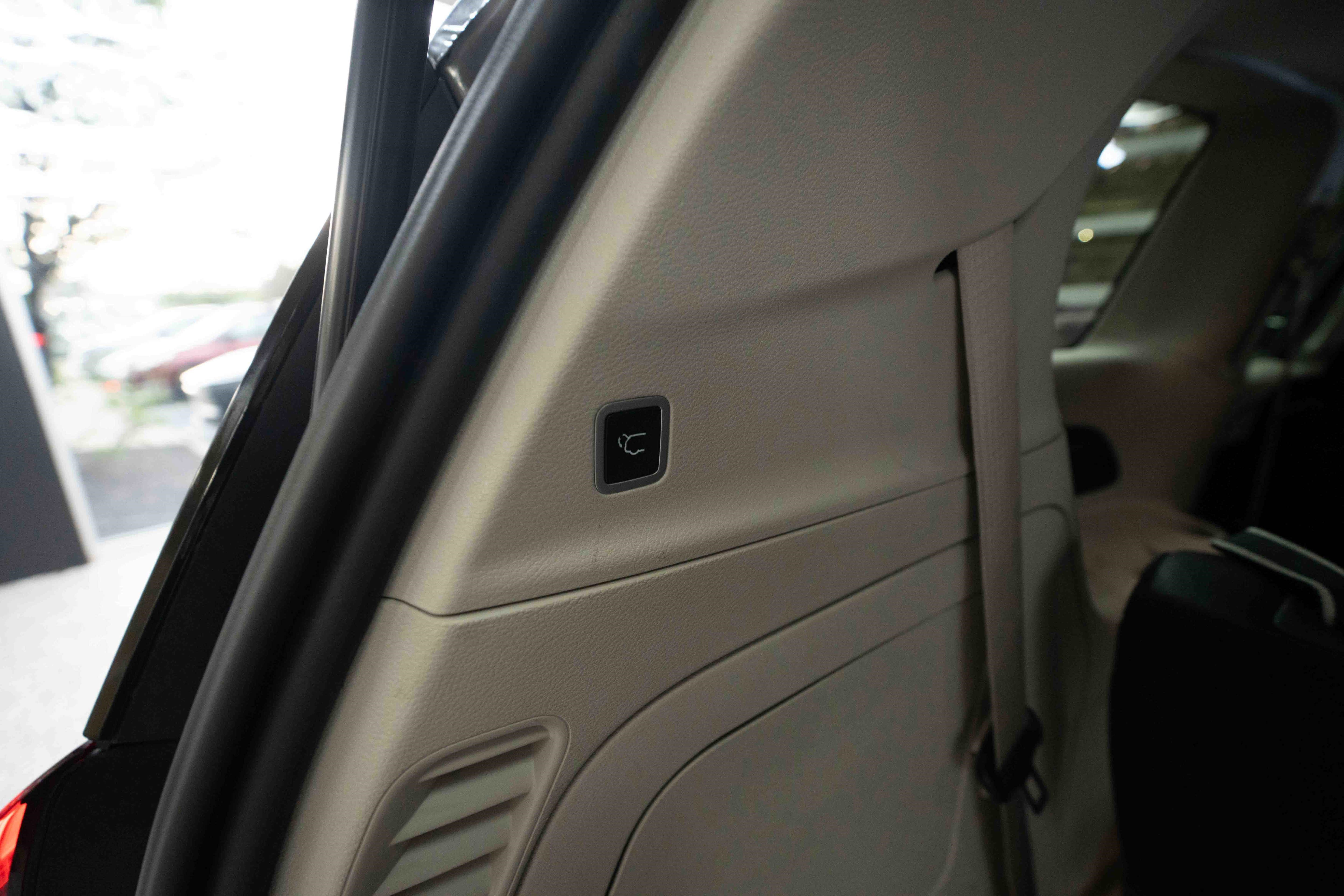 Used 2022 Chrysler Pacifica Touring-L w/ Uconnect Theater Family Group image 29