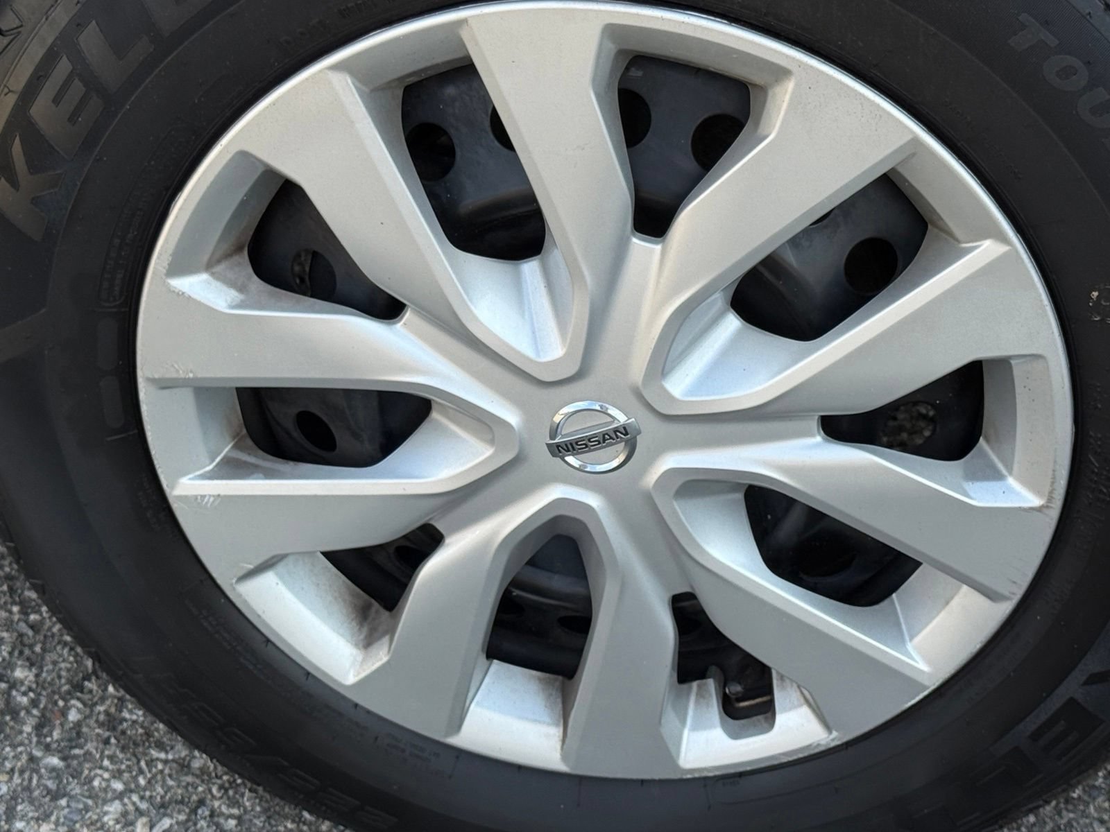 Used 2020 Nissan Rogue S AWD/4WD image 38