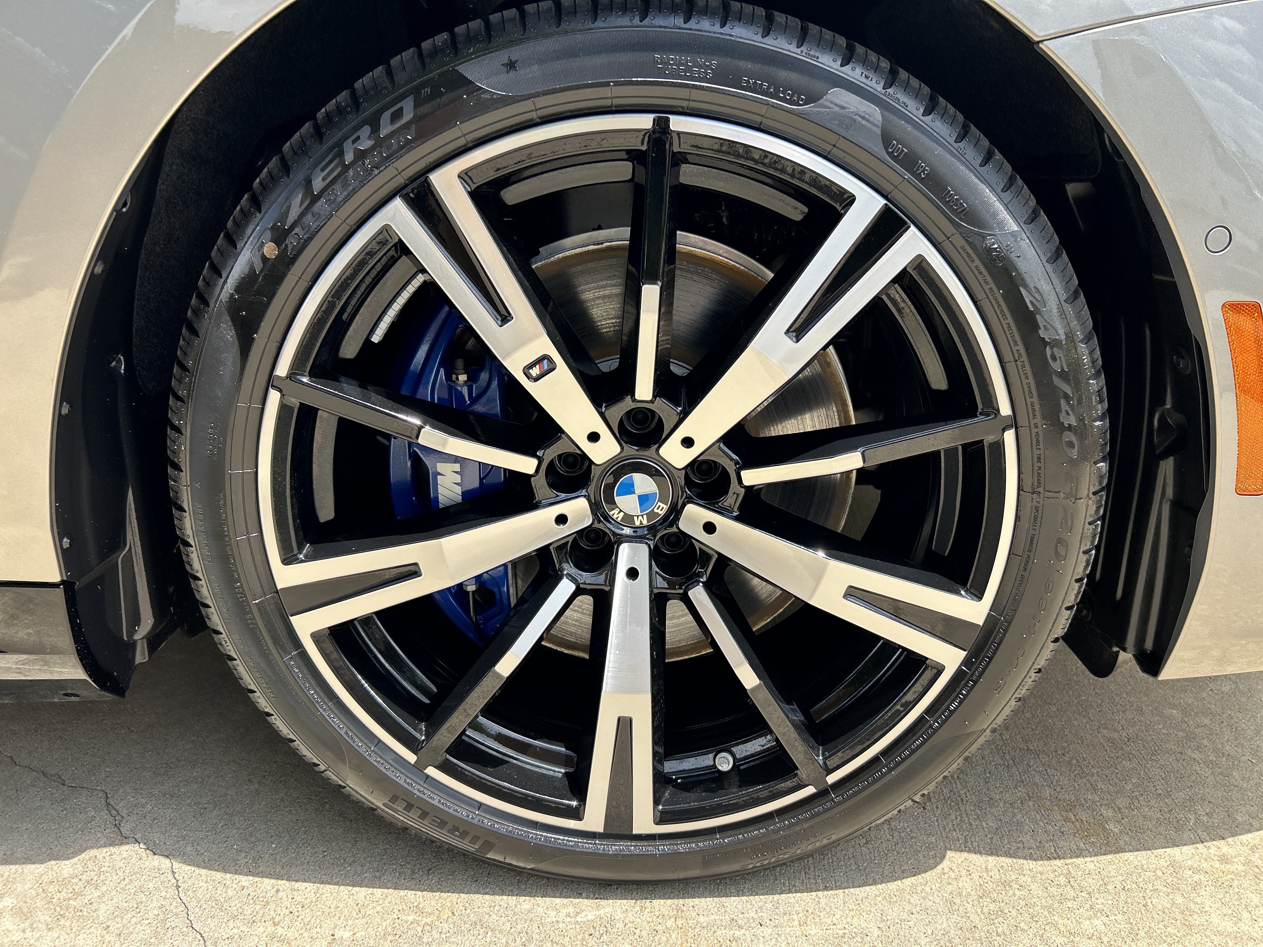 New 2026 BMW 550e xDrive AWD/4WD image 28