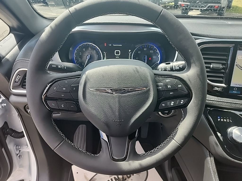 New 2026 Chrysler Pacifica Limited image 30
