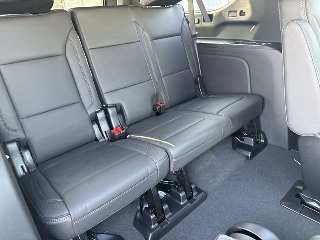 New 2026 Chevrolet Suburban High Country image 17