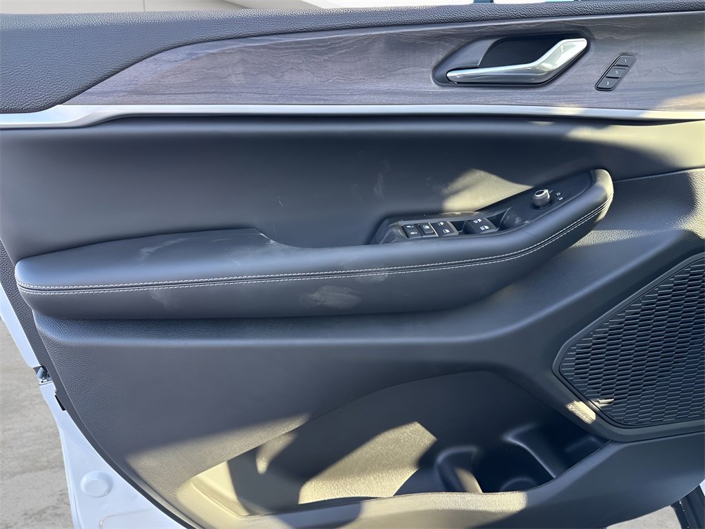 New 2025 Jeep Grand Cherokee Limited image 24