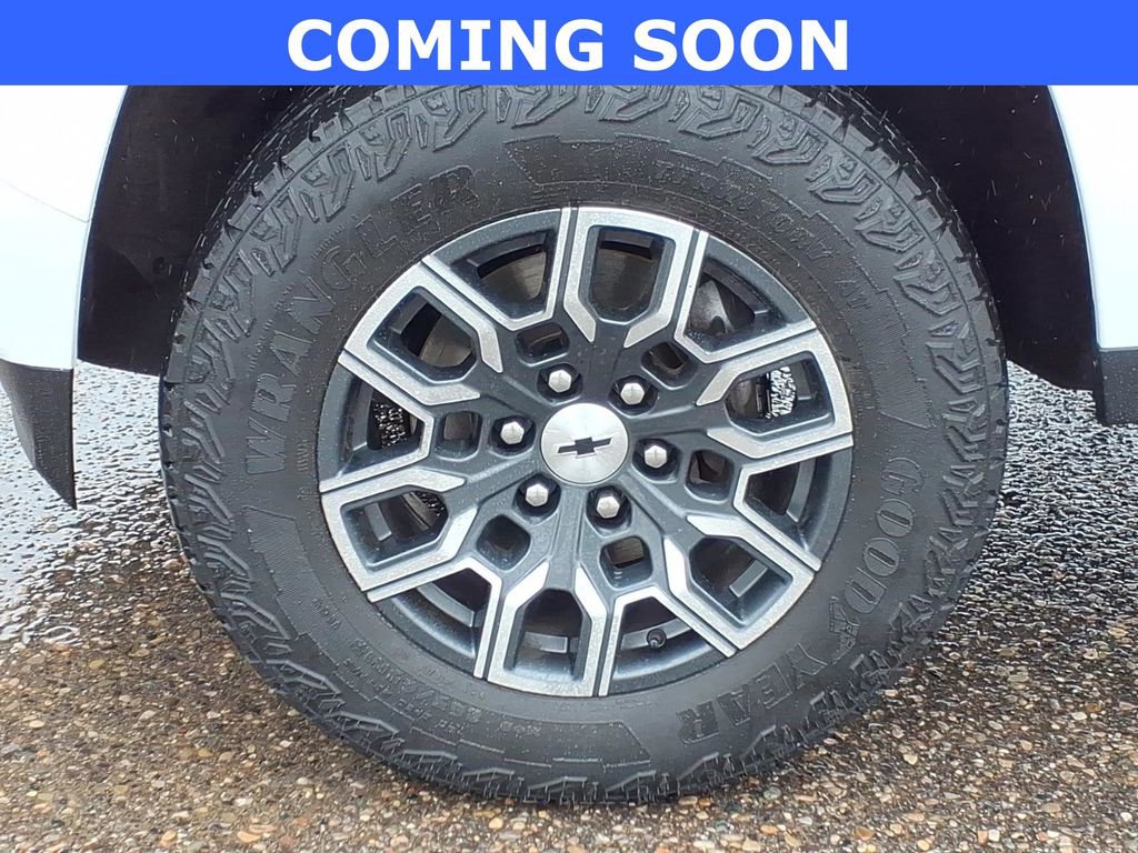 Used 2023 Chevrolet Colorado Z71 w/ Z71 Convenience Package 2 image 9