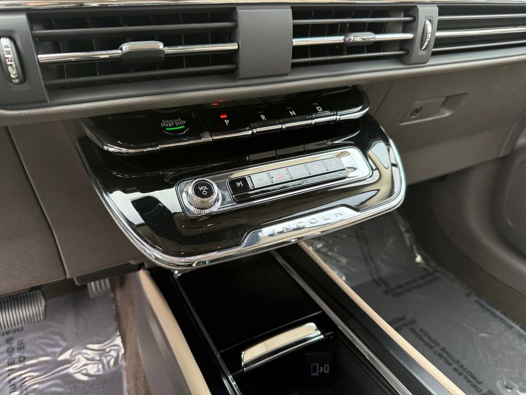 Used 2023 Lincoln Corsair Reserve w/ Equipment Group 201A image 21