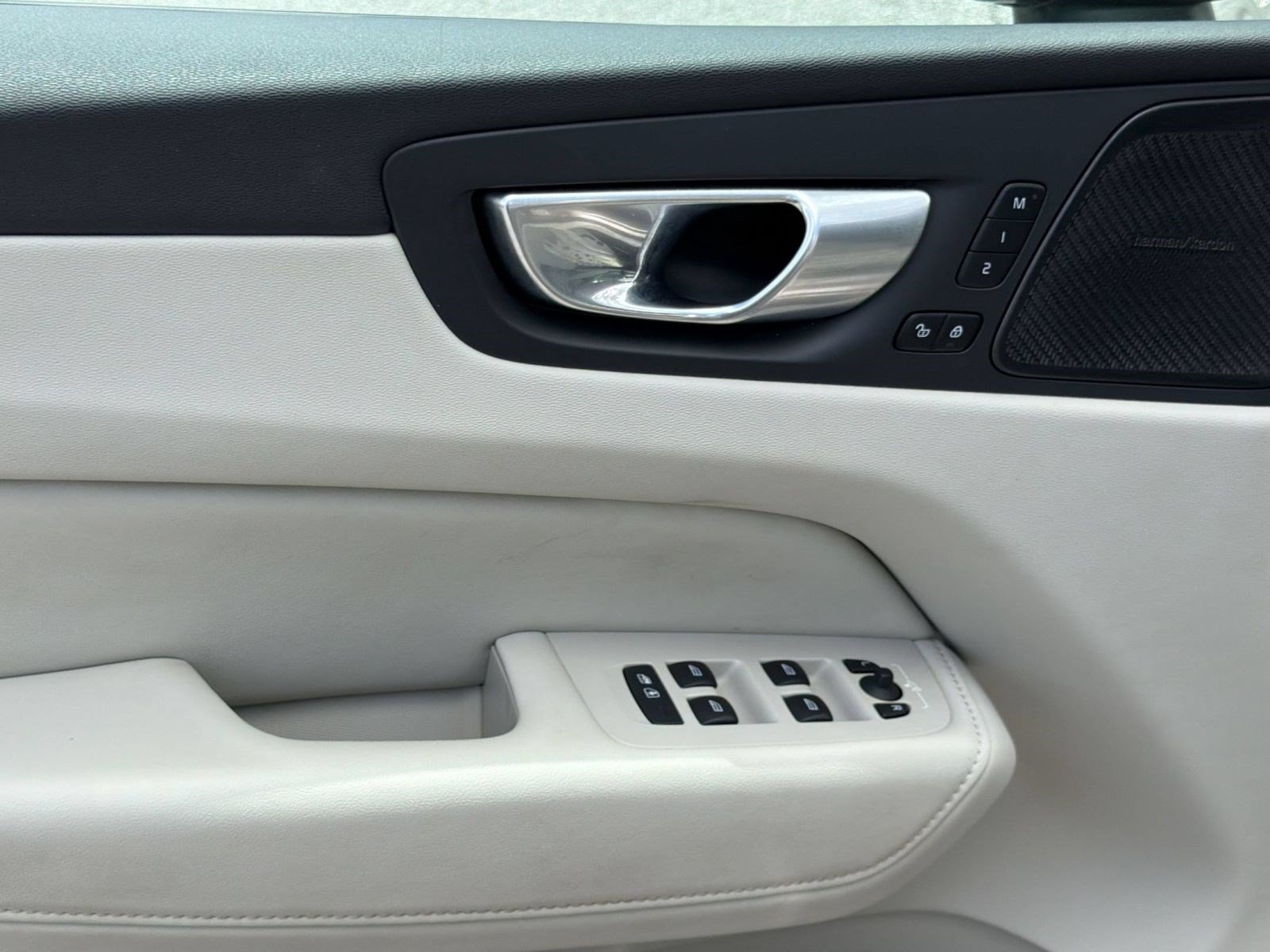 Certified 2023 Volvo XC60 B5 Plus w/ Climate Package FWD image 25