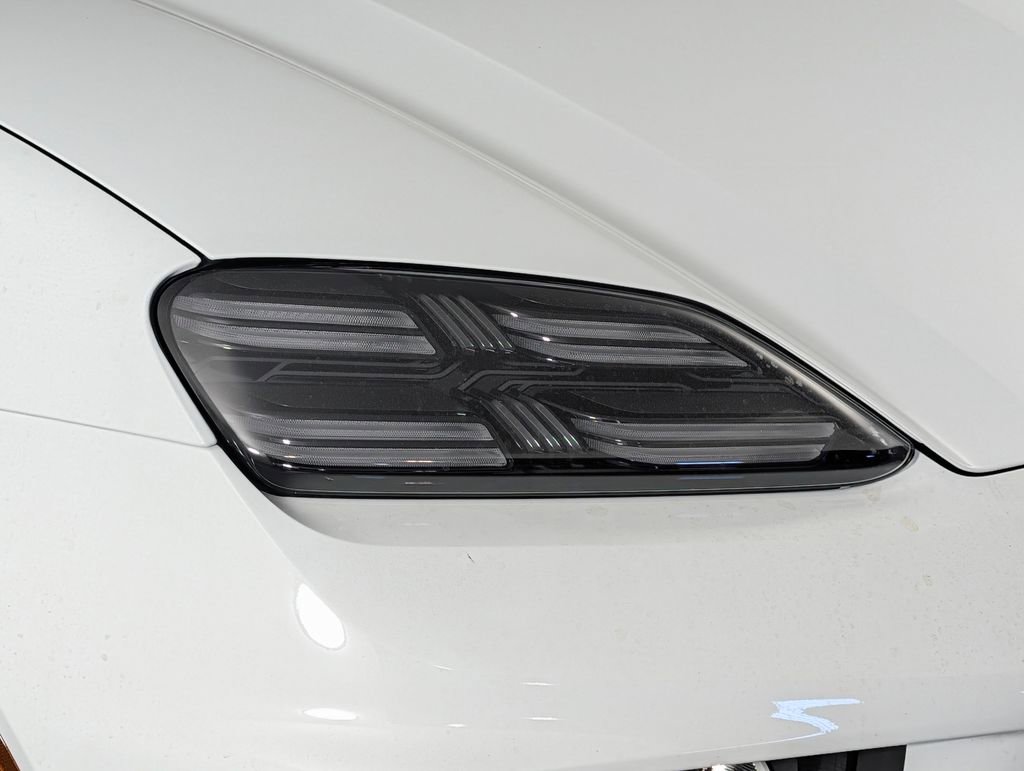 New 2026 Porsche Macan 4 Electric image 15