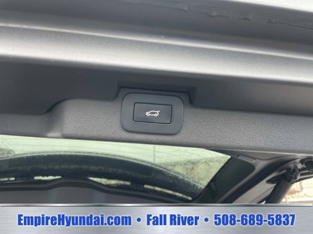 Used 2025 Land Rover Discovery S AWD/4WD image 6