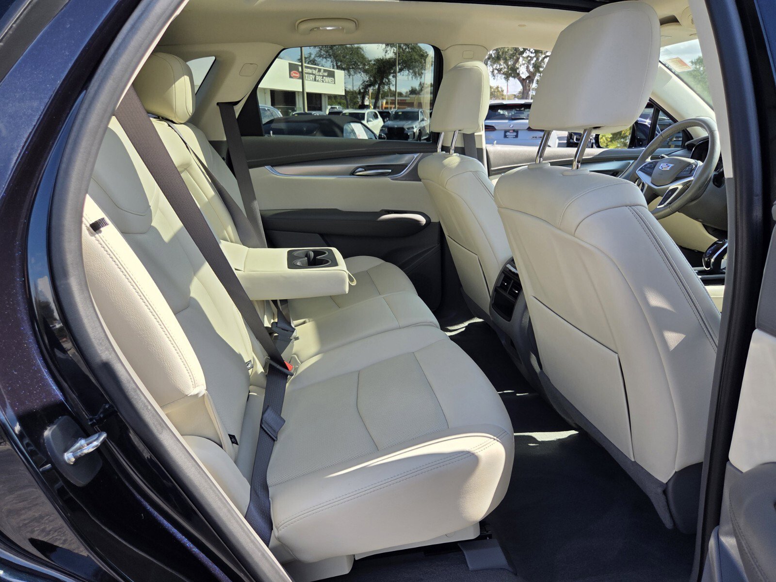 Used 2021 Cadillac XT5 Premium Luxury image 16