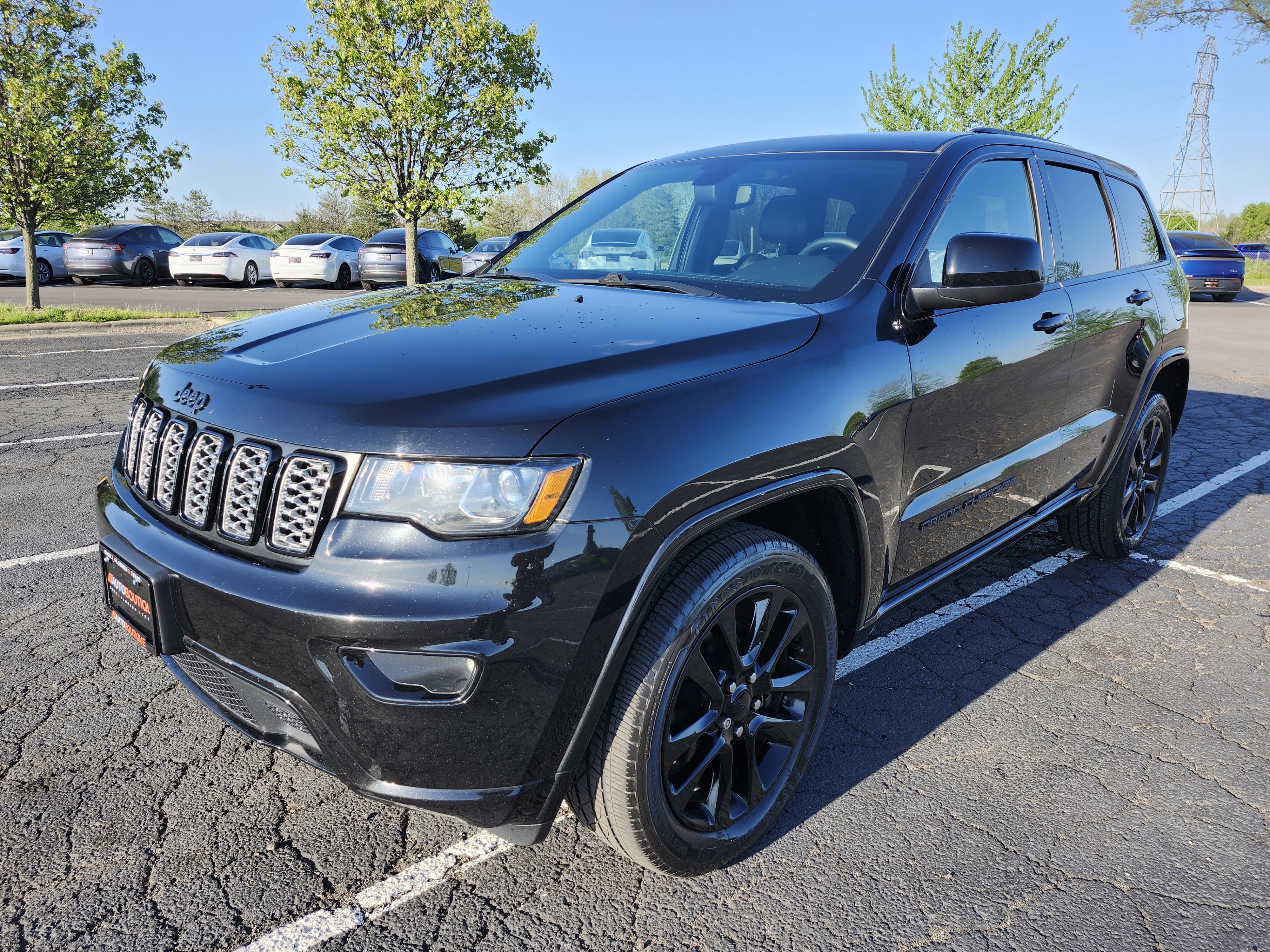 Used 2019 Jeep Grand Cherokee Altitude AWD/4WD image 14