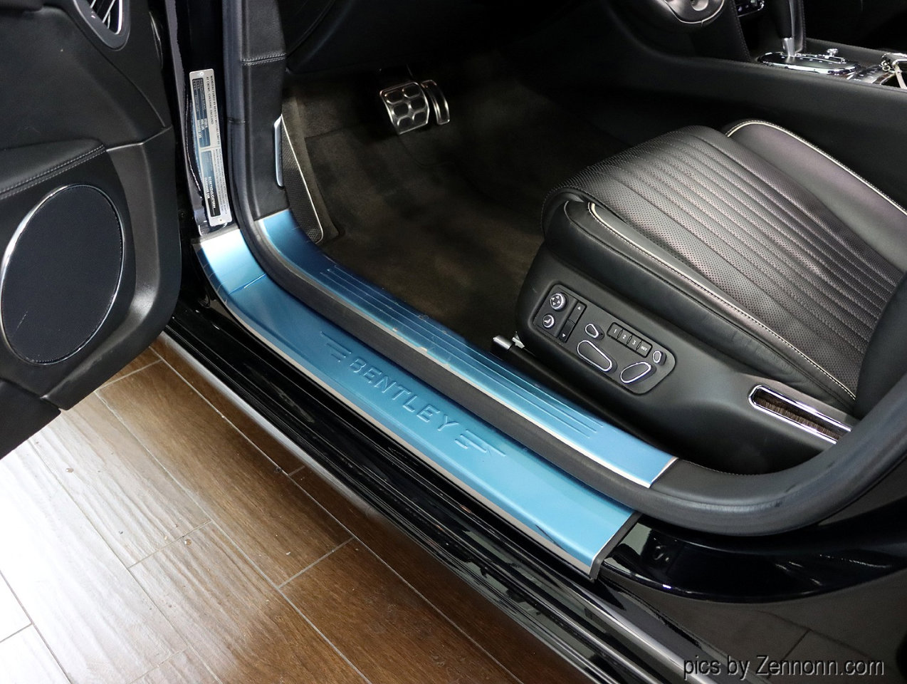 Used 2018 Bentley Flying Spur V8 image 30