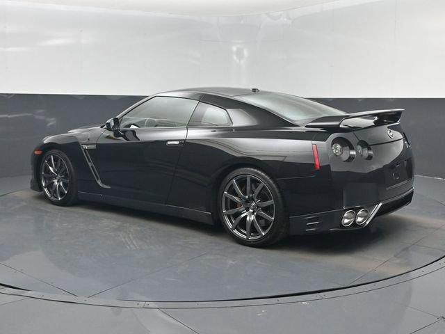 Used 2012 Nissan GT-R Premium image 4