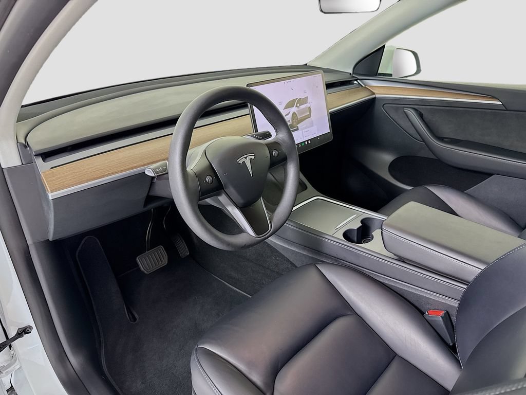 Used 2024 Tesla Model Y Long Range AWD/4WD image 9