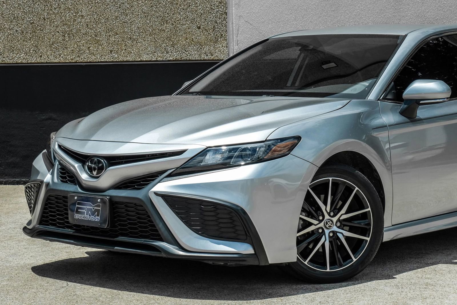 Used 2023 Toyota Camry SE FWD image 4