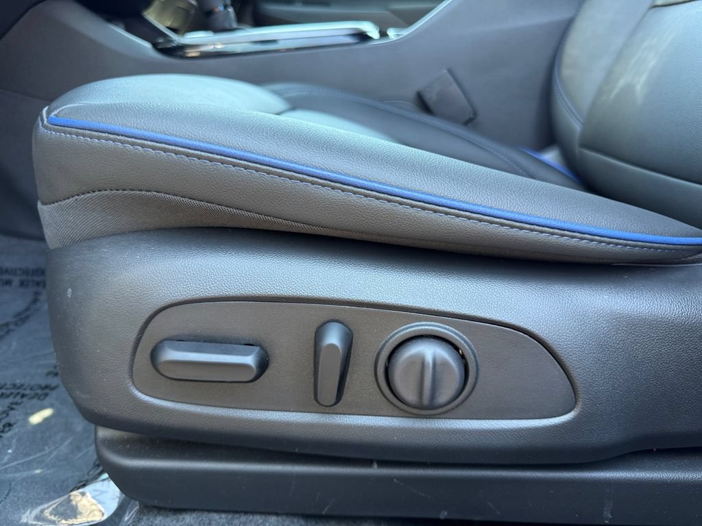 Used 2024 Buick Envista Sport Touring w/ Convenience I Package FWD image 10